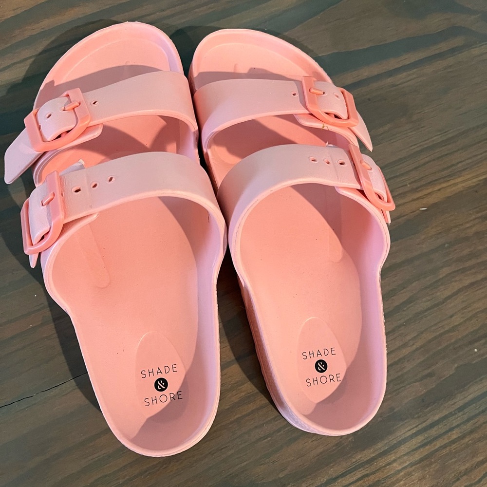 Cutest pink slides for spring/summer. VERY gently worn!